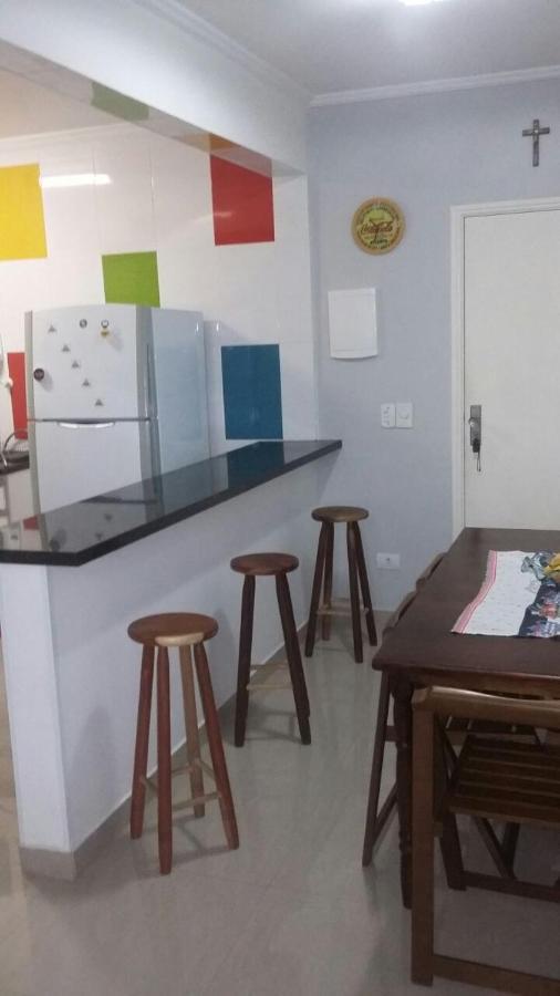 Apto na Enseada-Guarujá, a 150 metros da praia Esterno foto